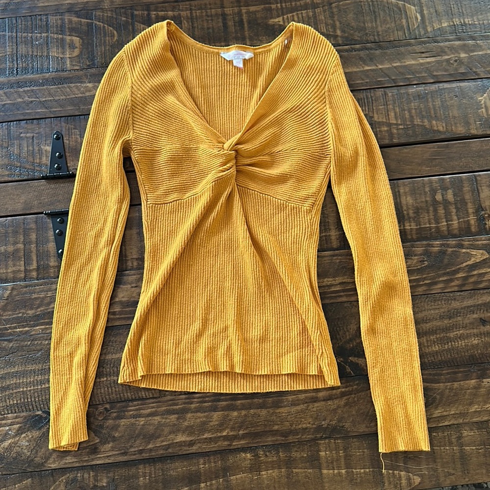 No Boundaries, Size M, yellow long sleeve